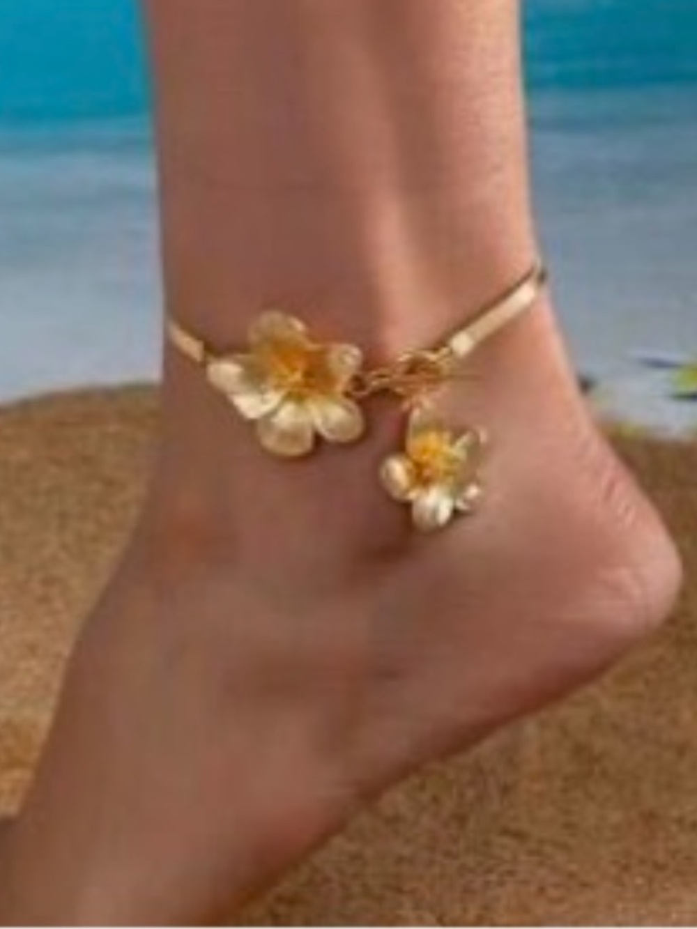 SHEIN Gold Floral Anklet with Dangling Flower Charm